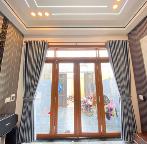 THI CÔNG MÀN CỬA Ở TÂN HIỆP - TP TÂN UYÊN 
