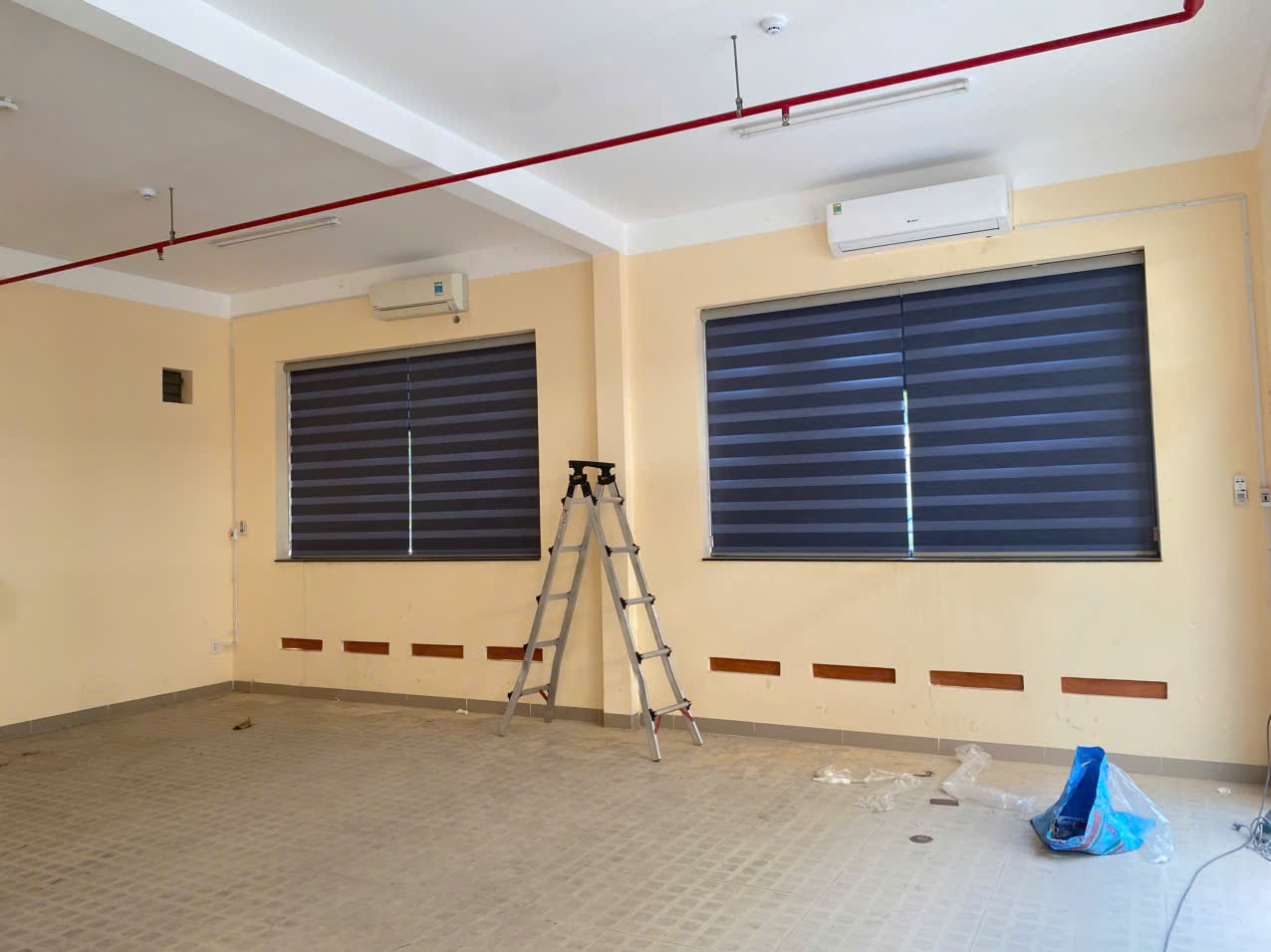 thi công lắp đặt màn sáo màn cầu vồng