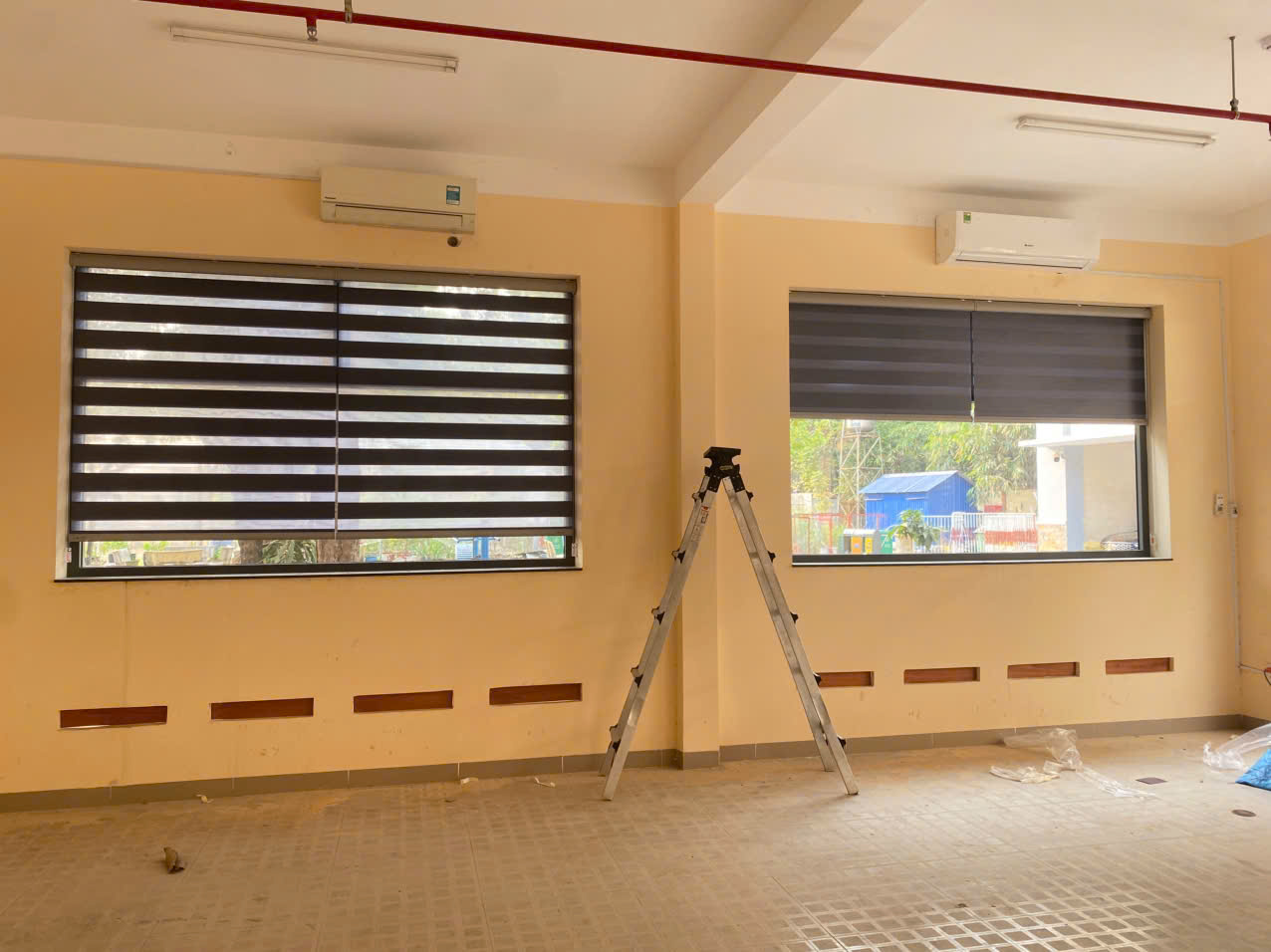 thi công lắp đặt màn sáo màn cầu vồng
