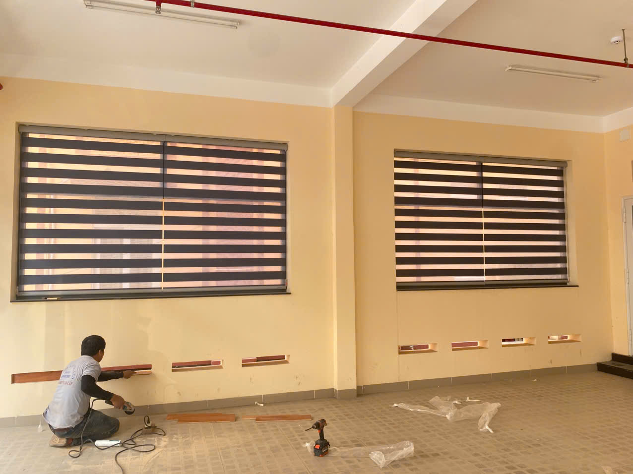 thi công lắp đặt màn sáo màn cầu vồng