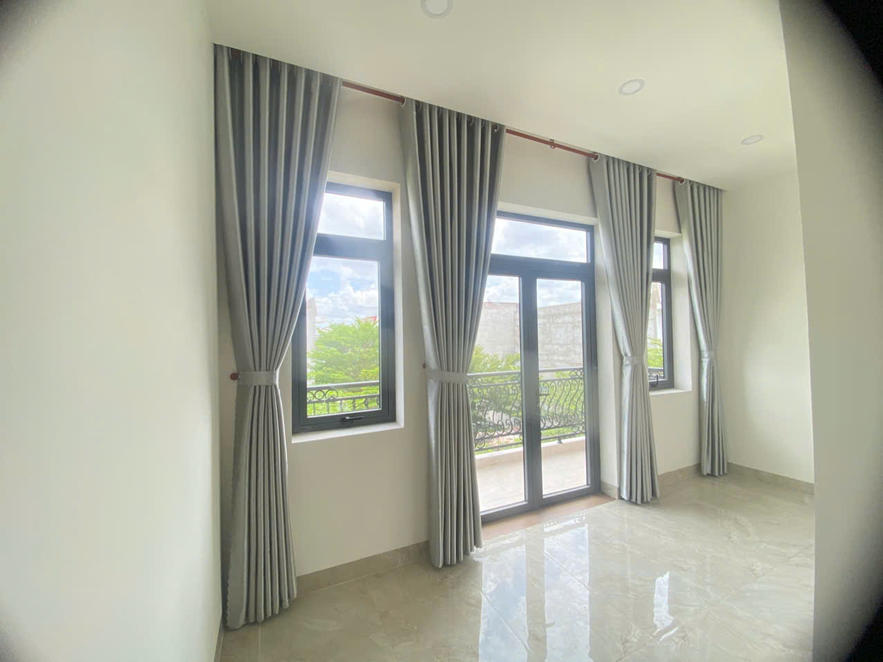 thi công màn cửa giá rẻ ở Phú Chánh 