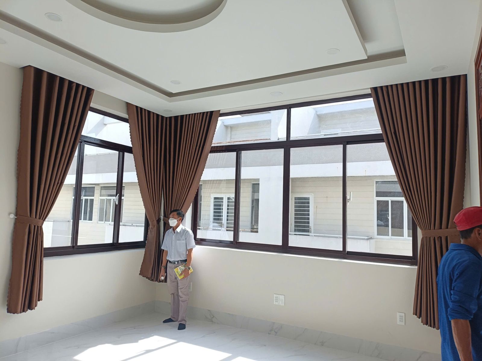  thi công lắp ráp màn cửa ở tân đông hiệp 