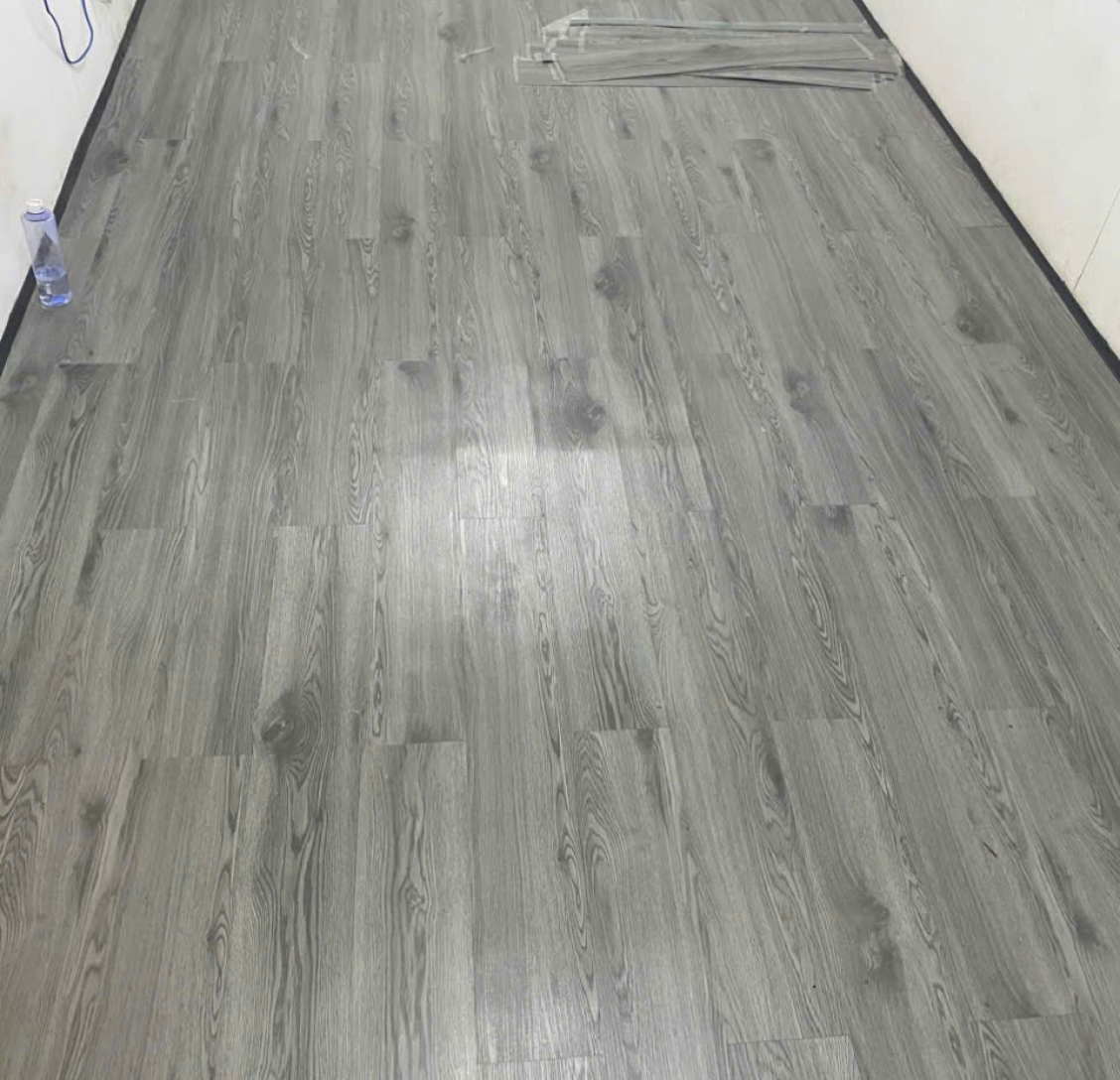sàn nhựa giả gỗ tại tân đông hiệp dĩ an