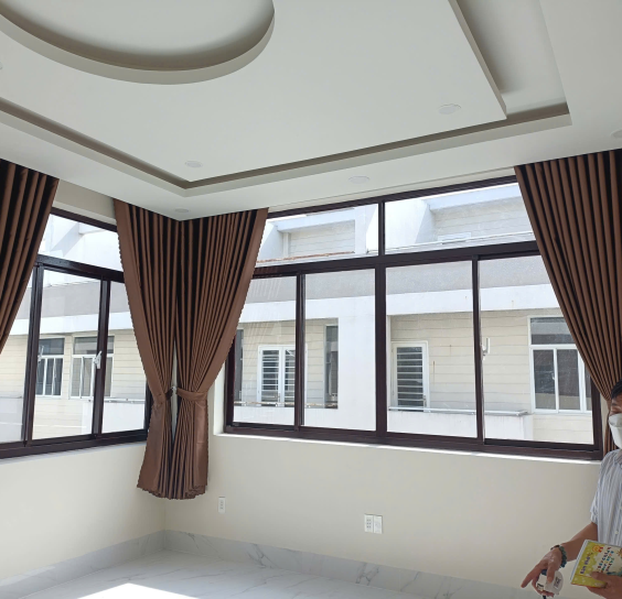 chuyên thi công lắp ráp màn cửa