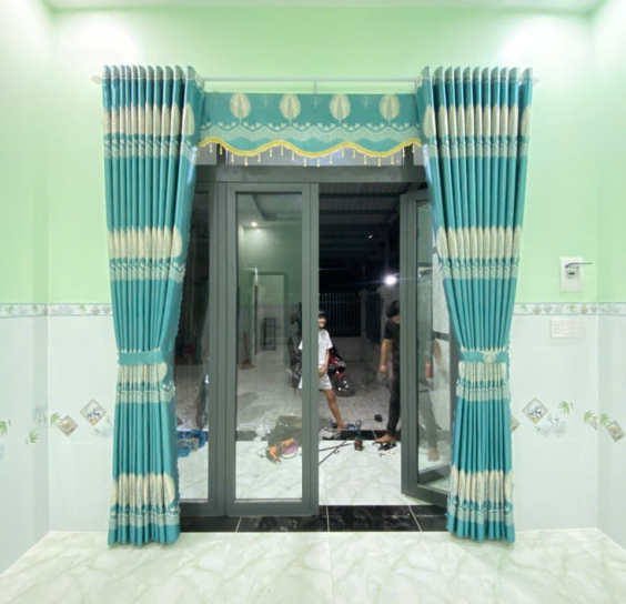 MÀN CỬA GIÁ RẺ Ở THÁI HÒA